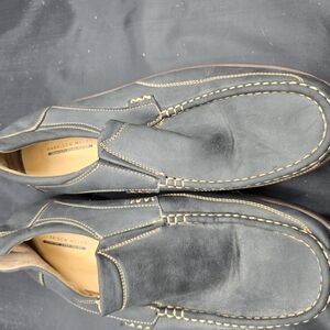 Black Slip-On Loafers with Moccasin‎ Style